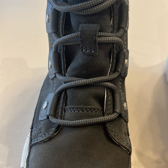 Sorel Boots - Picture 6 of 13